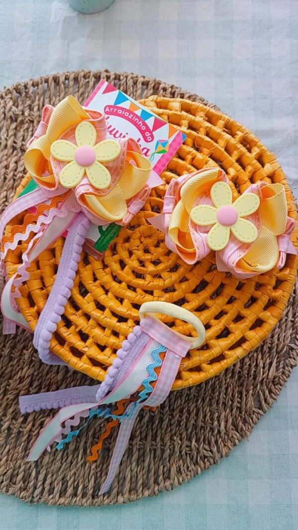 Laço Junino Xadrez Rosa e Amarelo Florzinha - Imagem 4